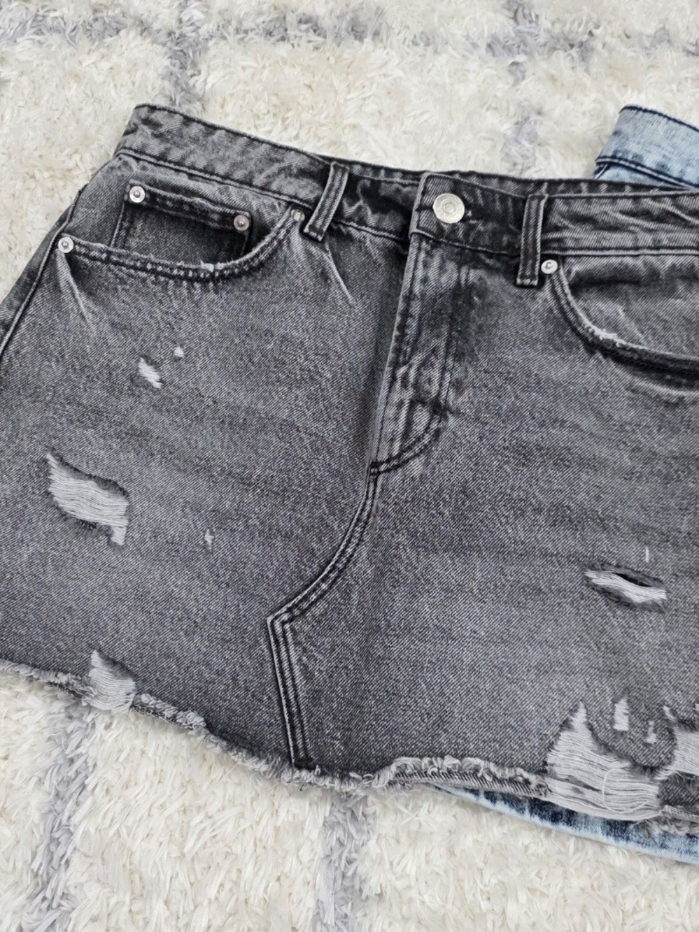 [ZARA] Edgy Distressed Black Denim Mini Skirt(M)